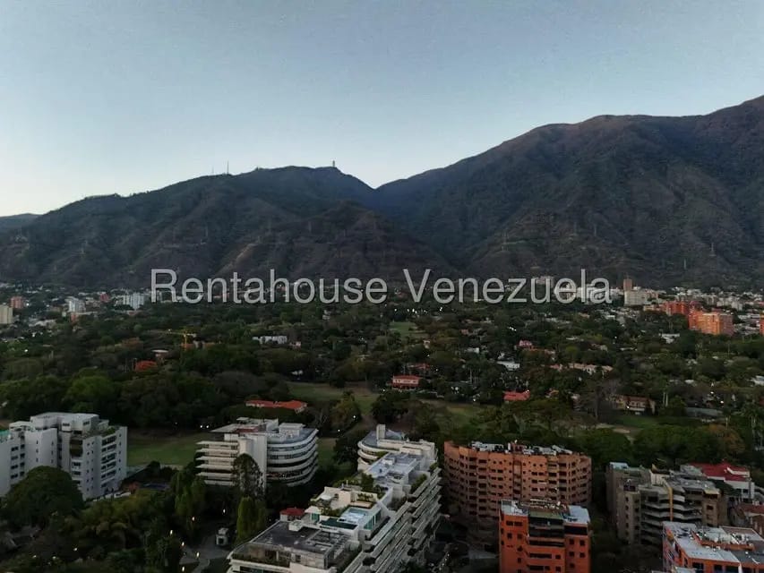 Apartamento (Penthouse) en Venta en Campo Alegre, Distrito Metropolitano - 63