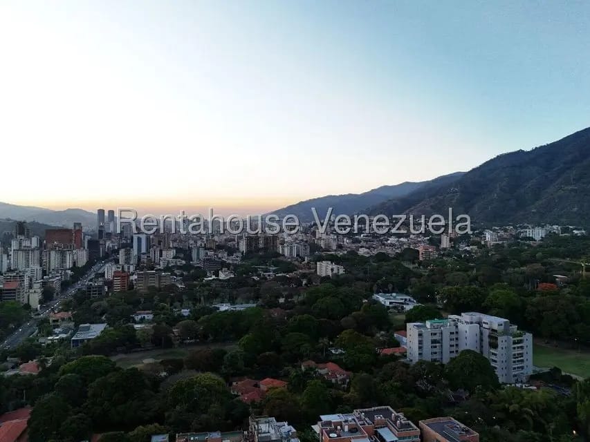 Apartamento (Penthouse) en Venta en Campo Alegre, Distrito Metropolitano - 65