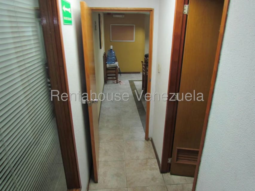 Comercial (Local Comercial) en Venta en Los Dos Caminos, Distrito Metropolitano - 14