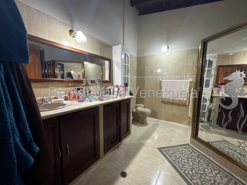 Casa (Multipes Niveles) en Venta en Mirador Panamericano, Miranda - 29