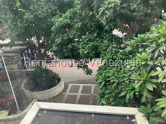 Comercial (Local Comercial) en Venta en Altamira, Distrito Metropolitano - 24