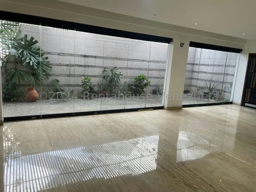 Casa (Multipes Niveles) en Venta en El Marques, Distrito Metropolitano - 2