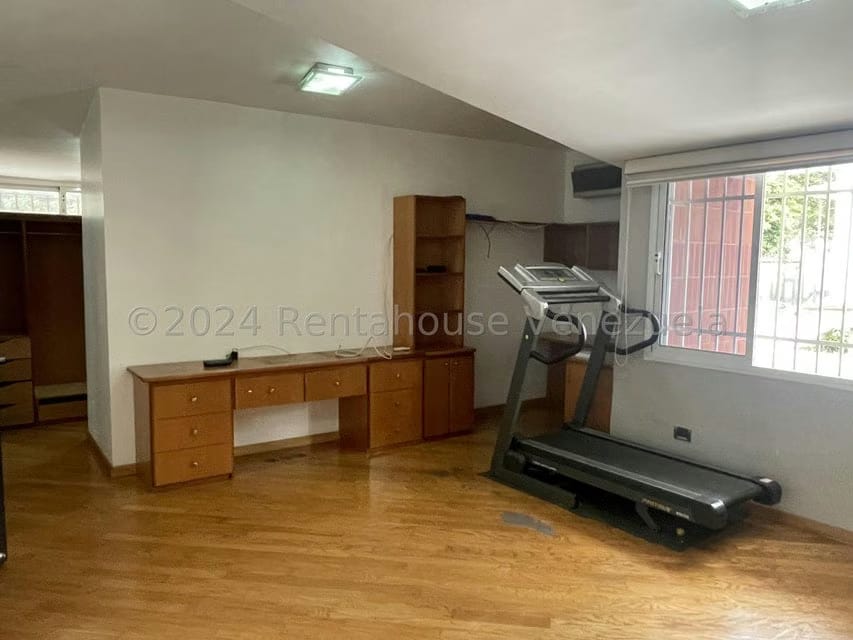 Casa (Multipes Niveles) en Venta en El Marques, Distrito Metropolitano - 21