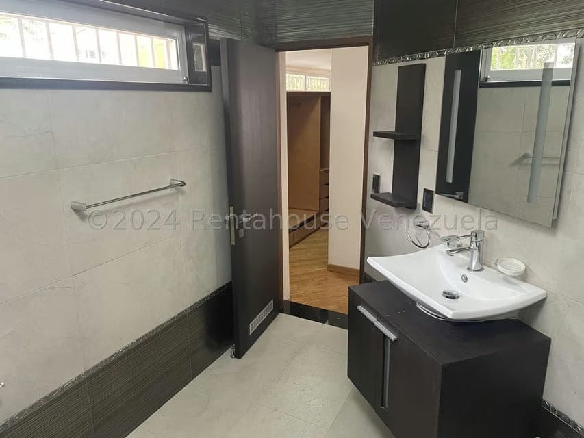 Casa (Multipes Niveles) en Venta en El Marques, Distrito Metropolitano - 28