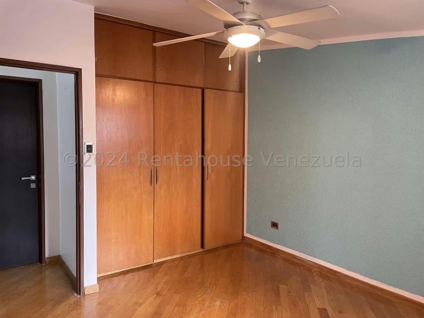 Casa (Multipes Niveles) en Venta en El Marques, Distrito Metropolitano - 33