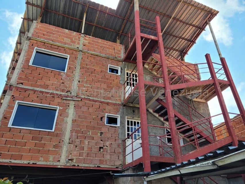 Terreno (Residencial) en Venta en Los Guayabitos, Distrito Metropolitano - 6