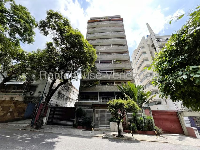 Apartamento (1 Nivel) en Alquiler en La Florida, Distrito Metropolitano - 2