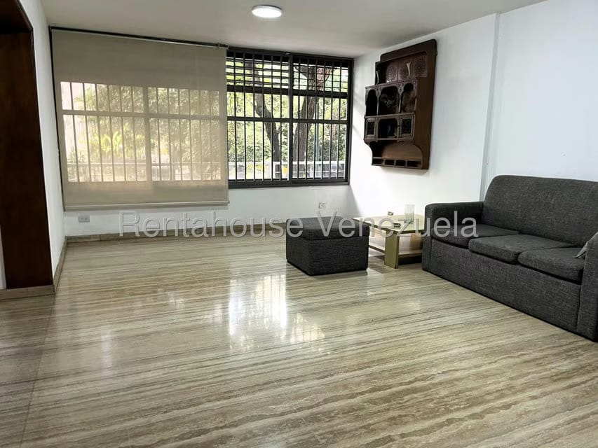 Apartamento (1 Nivel) en Alquiler en La Florida, Distrito Metropolitano - 3
