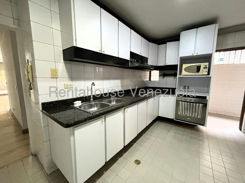 Apartamento (1 Nivel) en Alquiler en La Florida, Distrito Metropolitano - 5