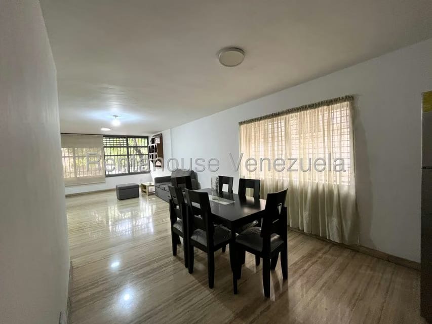 Apartamento (1 Nivel) en Alquiler en La Florida, Distrito Metropolitano - 7