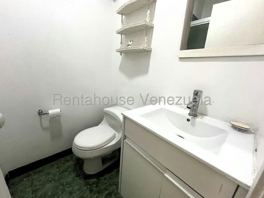 Apartamento (1 Nivel) en Alquiler en La Florida, Distrito Metropolitano - 8