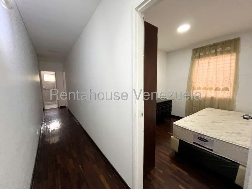 Apartamento (1 Nivel) en Alquiler en La Florida, Distrito Metropolitano - 9
