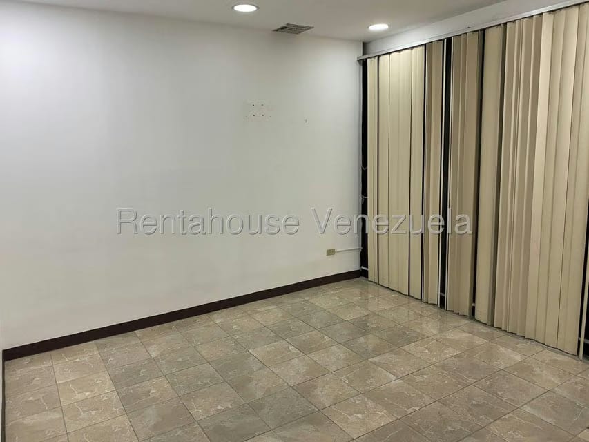 Comercial (Local Comercial) en Alquiler en Buenaventura, Miranda - 16