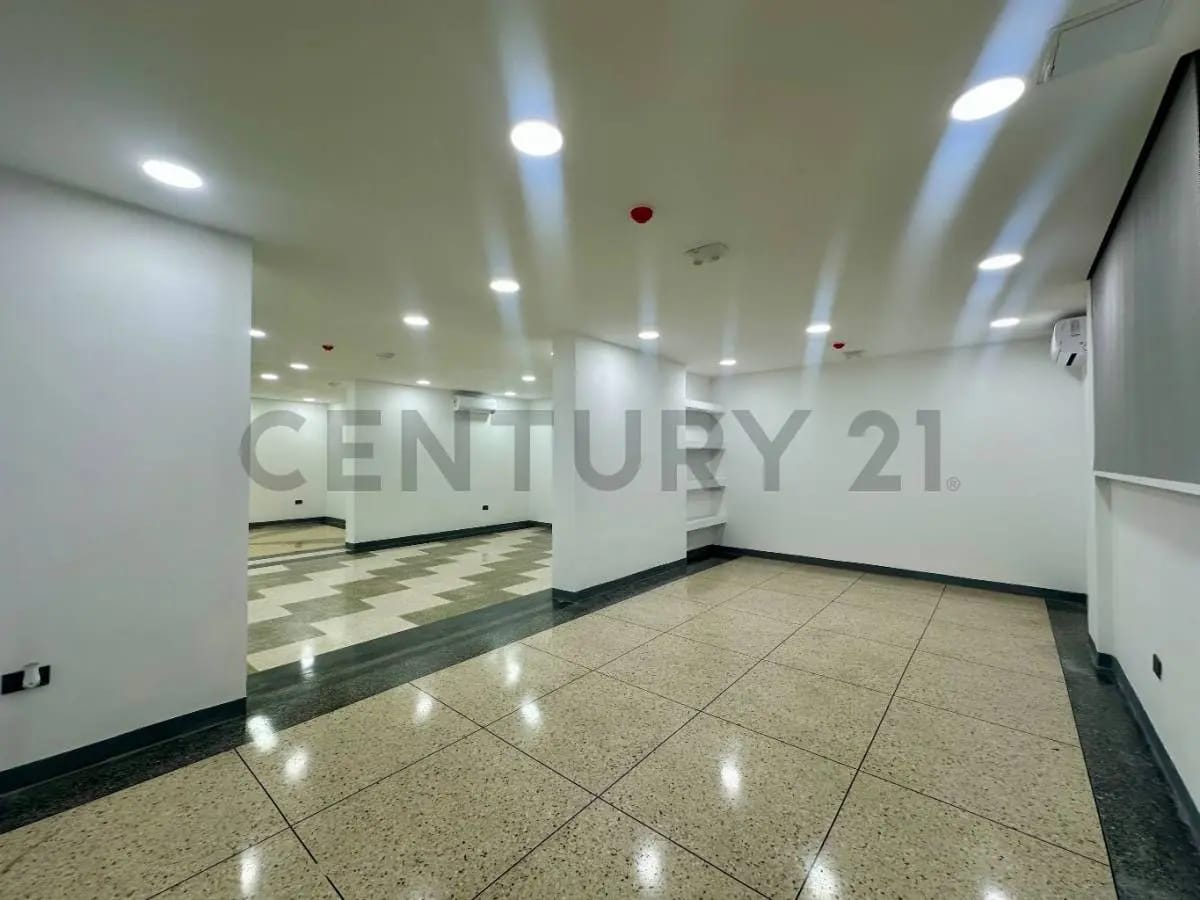 MC - Casa Comercial en San Román: Gran Oportunidad de Inversión - 9