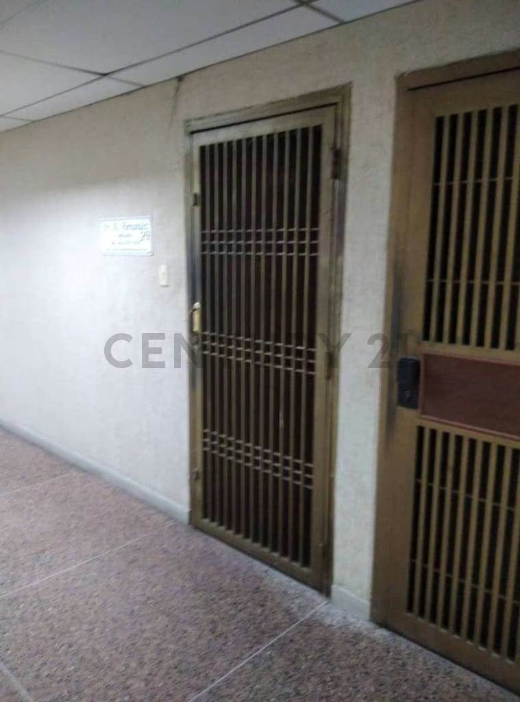 En Alquiler Local de Oficina con Mobiliario, Av. Goajira, C.C Palaima - 6