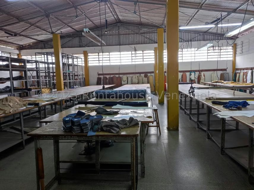 Comercial (Galpon - Deposito) en Alquiler en El Tambor, Miranda - 4