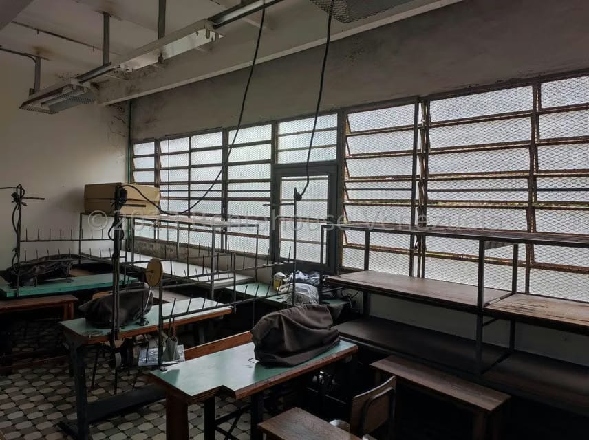 Comercial (Galpon - Deposito) en Alquiler en El Tambor, Miranda - 32