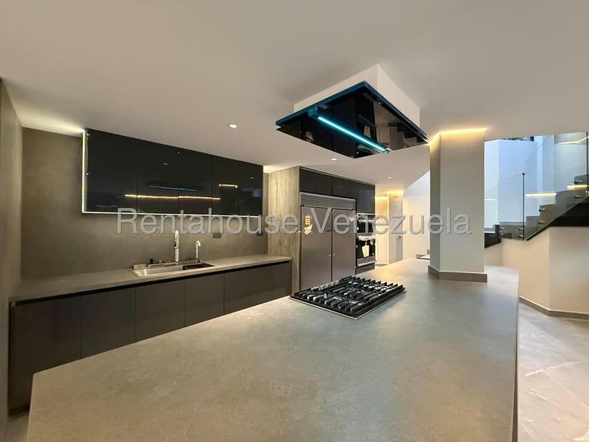 Casa (Multipes Niveles) en Venta en Prados del Este, Distrito Metropolitano - 12