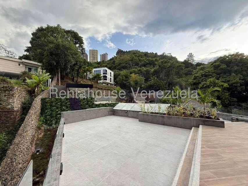Casa (Multipes Niveles) en Venta en Prados del Este, Distrito Metropolitano - 16