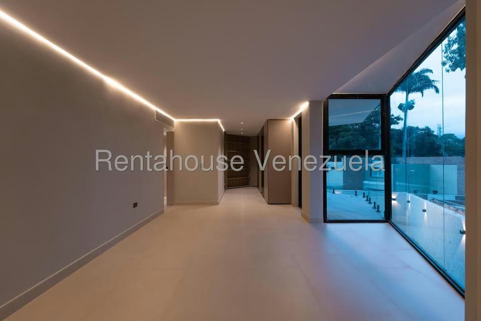 Casa (Multipes Niveles) en Venta en Prados del Este, Distrito Metropolitano - 19