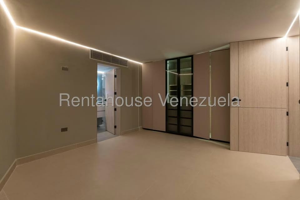 Casa (Multipes Niveles) en Venta en Prados del Este, Distrito Metropolitano - 25