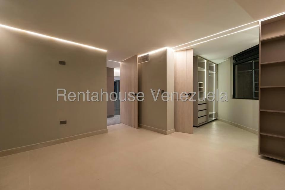 Casa (Multipes Niveles) en Venta en Prados del Este, Distrito Metropolitano - 26