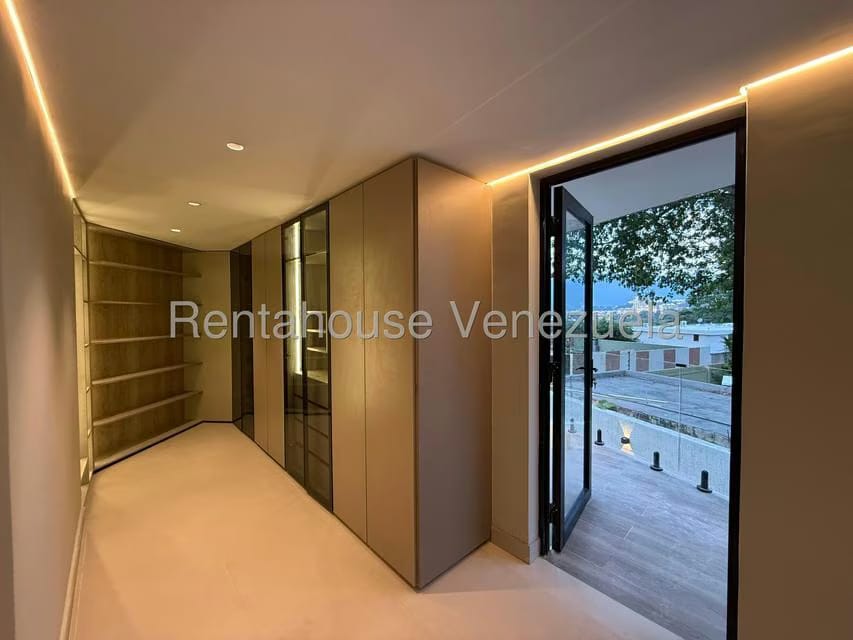 Casa (Multipes Niveles) en Venta en Prados del Este, Distrito Metropolitano - 30