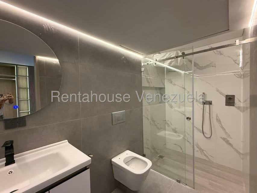 Casa (Multipes Niveles) en Venta en Prados del Este, Distrito Metropolitano - 33