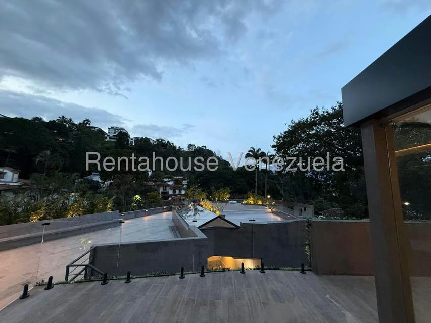 Casa (Multipes Niveles) en Venta en Prados del Este, Distrito Metropolitano - 41