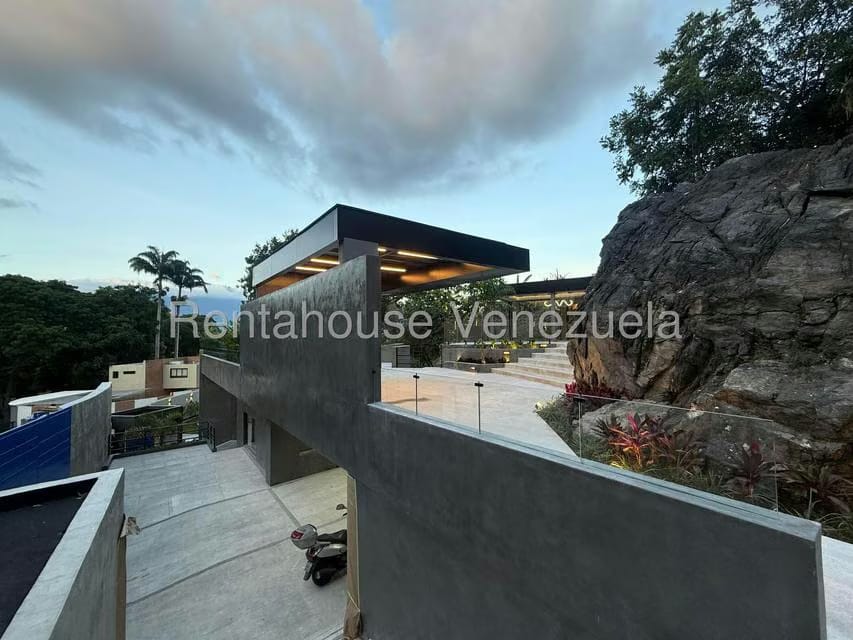 Casa (Multipes Niveles) en Venta en Prados del Este, Distrito Metropolitano - 42