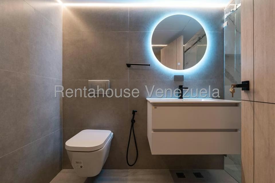 Casa (Multipes Niveles) en Venta en Prados del Este, Distrito Metropolitano - 44