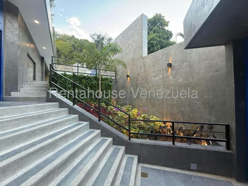Casa (Multipes Niveles) en Venta en Prados del Este, Distrito Metropolitano - 57