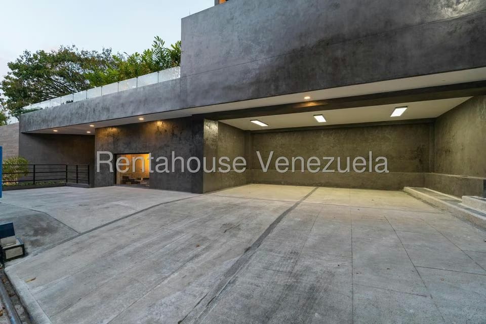 Casa (Multipes Niveles) en Venta en Prados del Este, Distrito Metropolitano - 61