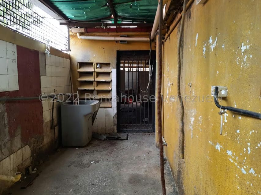 Comercial (Local Comercial) en Alquiler en Calle 72, Zulia - 10