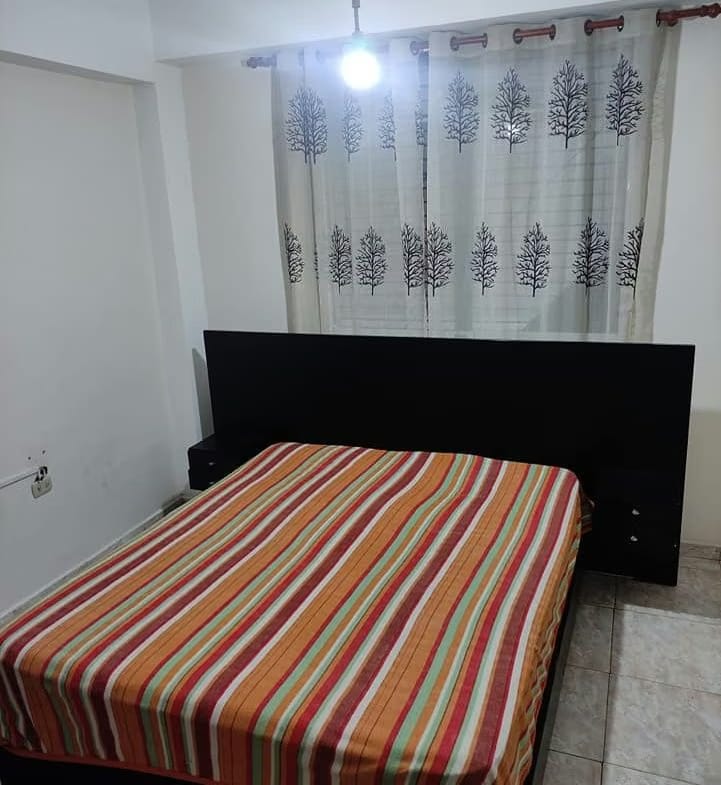 Apartamento Amoblado 137 M 2 , 3 Cuartos , 3 Baños - 10