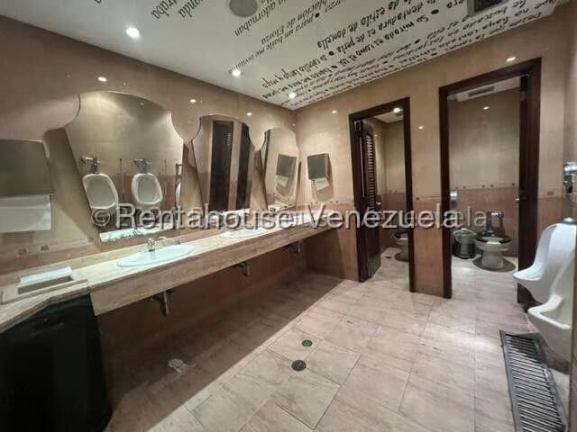 Comercial (Local Comercial) en Venta en El Recreo, Distrito Metropolitano - 9