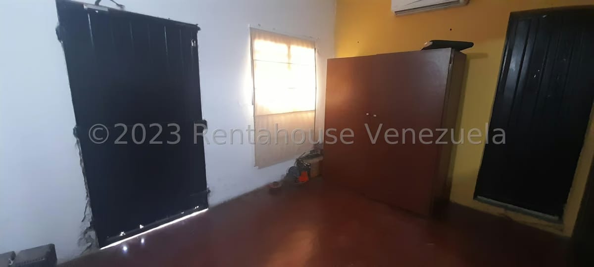 Comercial (Galpon - Deposito) en Venta en Centro, Portuguesa - 34