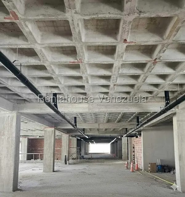 Comercial (Local Comercial) en Venta en Lomas del Avila, Distrito Metropolitano - 7