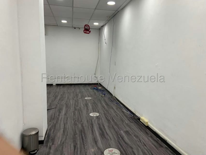 Comercial (Local Comercial) en Alquiler en La Tahona, Distrito Metropolitano - 3