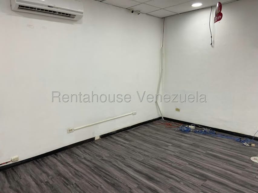 Comercial (Local Comercial) en Alquiler en La Tahona, Distrito Metropolitano - 4
