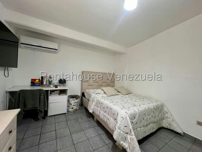 Casa (Duplex) en Venta en Los Libertadores, Lara - 24