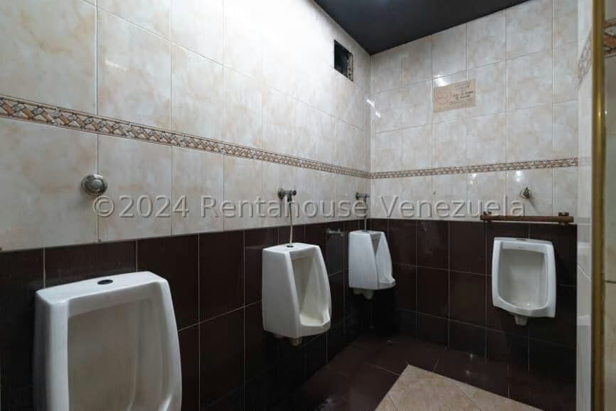 Comercial (Local Comercial) en Alquiler en Catia, Distrito Metropolitano - 21