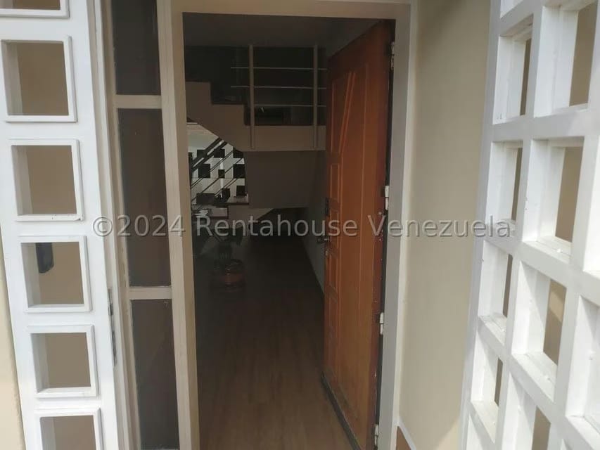 Townhouse (Duplex) en Venta en Villas de Buenaventura, Miranda - 2