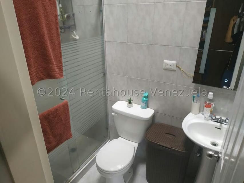 Townhouse (Duplex) en Venta en Villas de Buenaventura, Miranda - 28