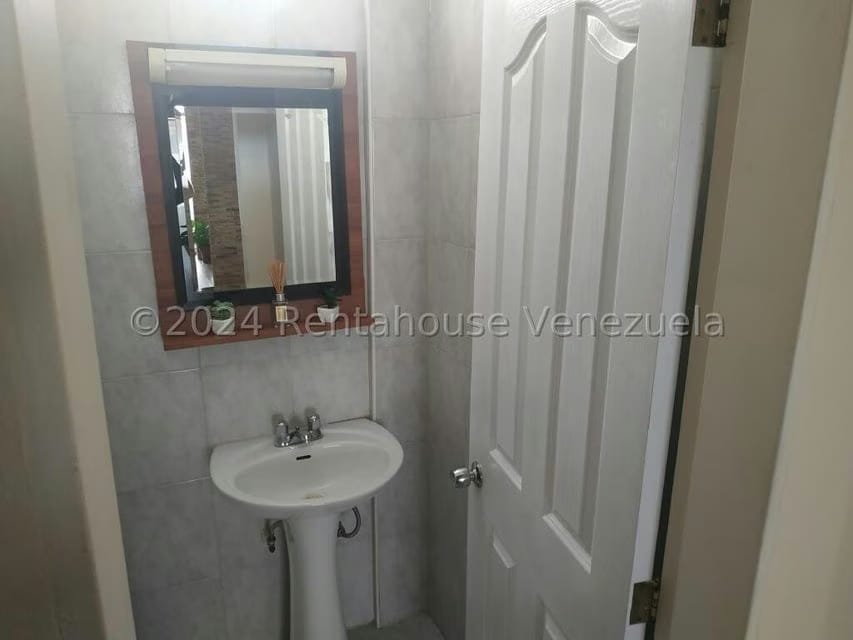 Townhouse (Duplex) en Venta en Villas de Buenaventura, Miranda - 10