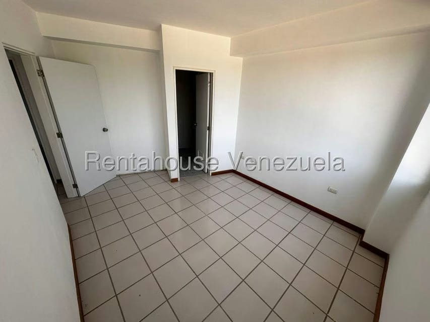 Apartamento (1 Nivel) en Venta en Agua Sal, Miranda - 15