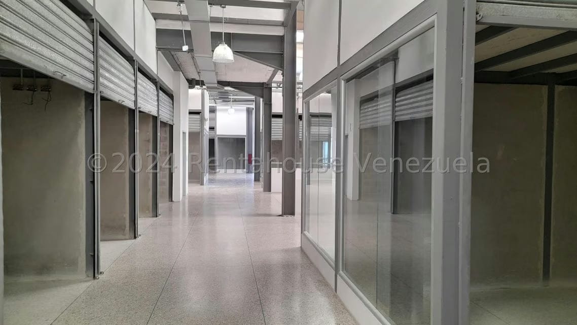 Comercial (Local Comercial) en Alquiler en Ave Intercomunal, Lara - 2