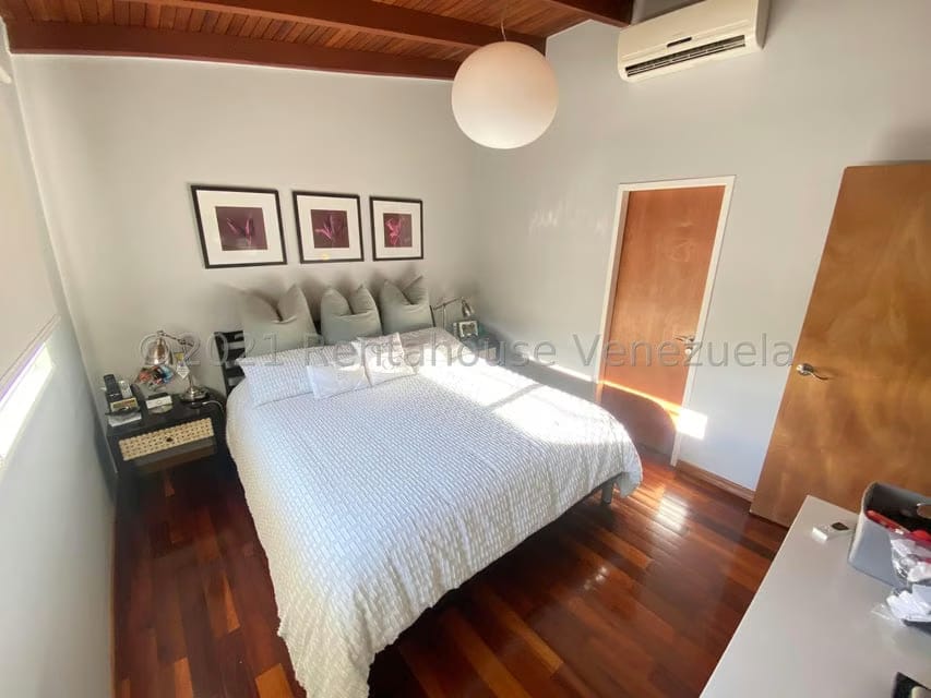 Casa (Duplex) en Venta en Colinas de La California, Distrito Metropolitano - 17