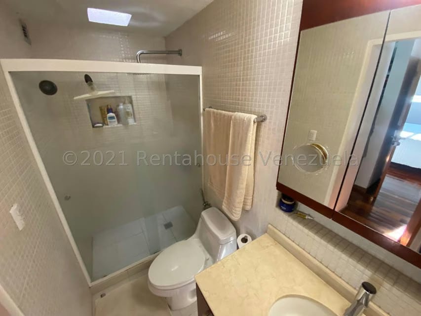 Casa (Duplex) en Venta en Colinas de La California, Distrito Metropolitano - 20