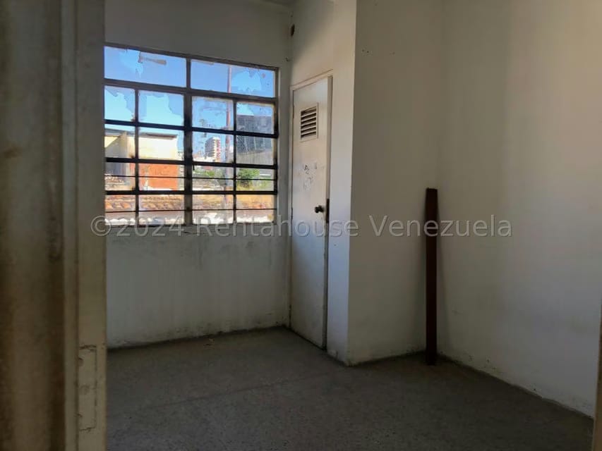 Comercial (Edificio) en Alquiler en Centro, Carabobo - 23